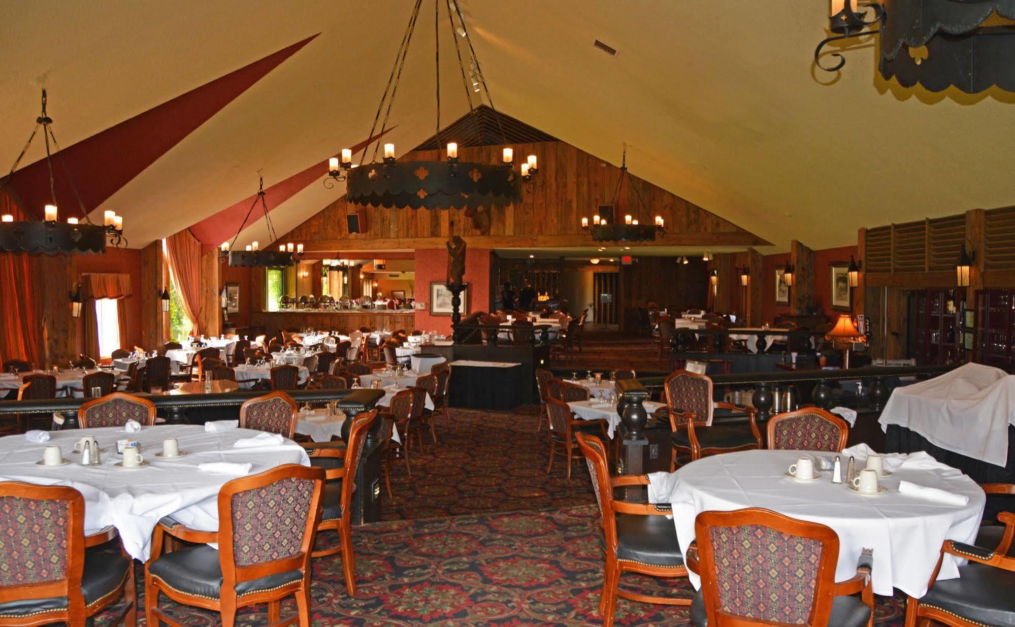 The Highlands At Harbor Springs Hotell Exteriör bild